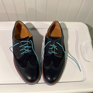 Men’s oxfords navy blue with teal trim and laces